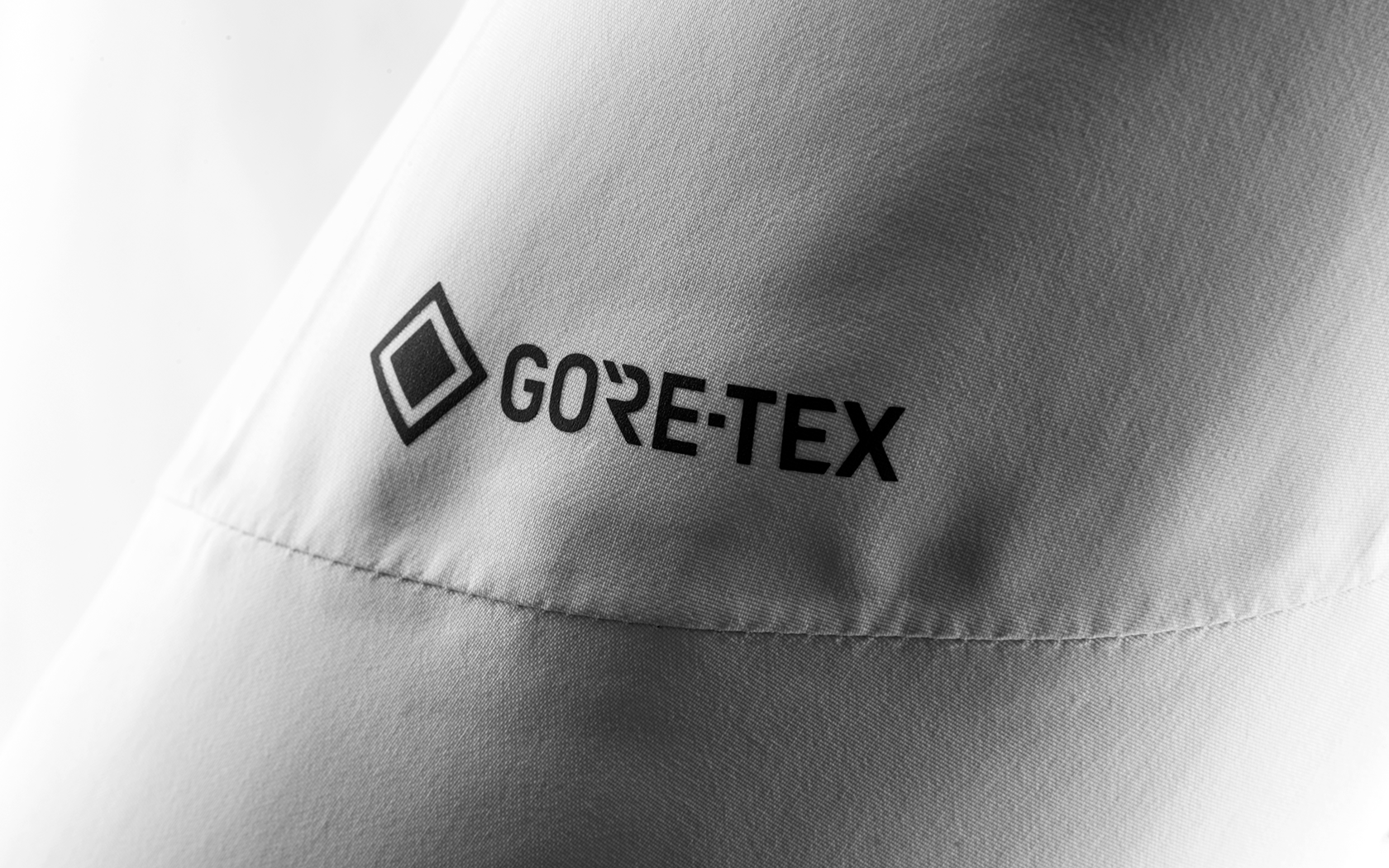 THE W CARBON RACE COAT