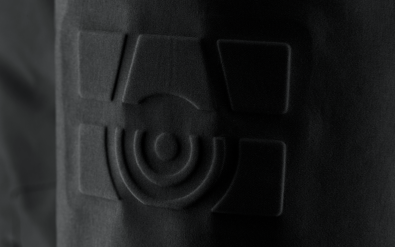 THE W CARBON RACE COAT