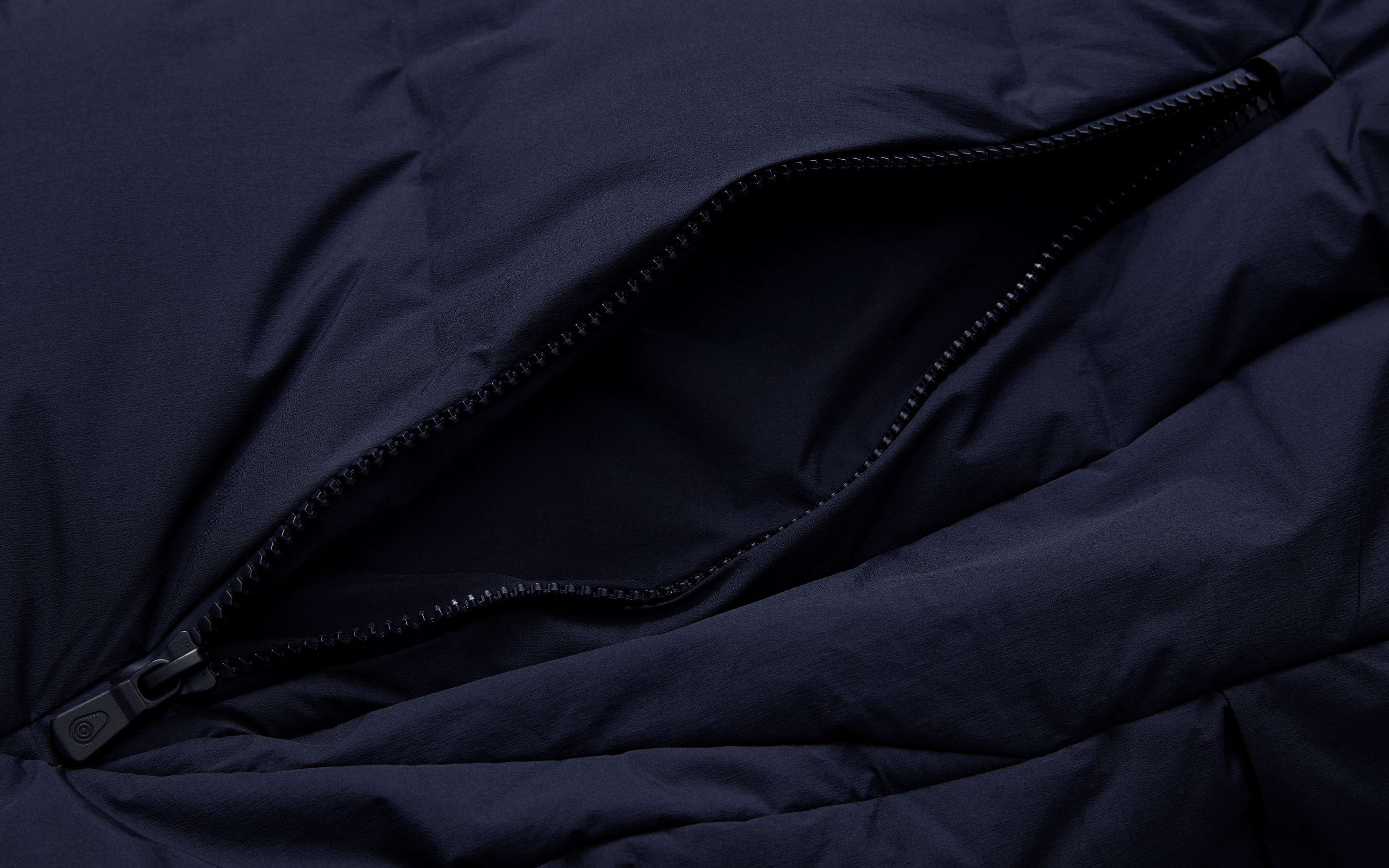 W RACE EDITION DOWN COAT