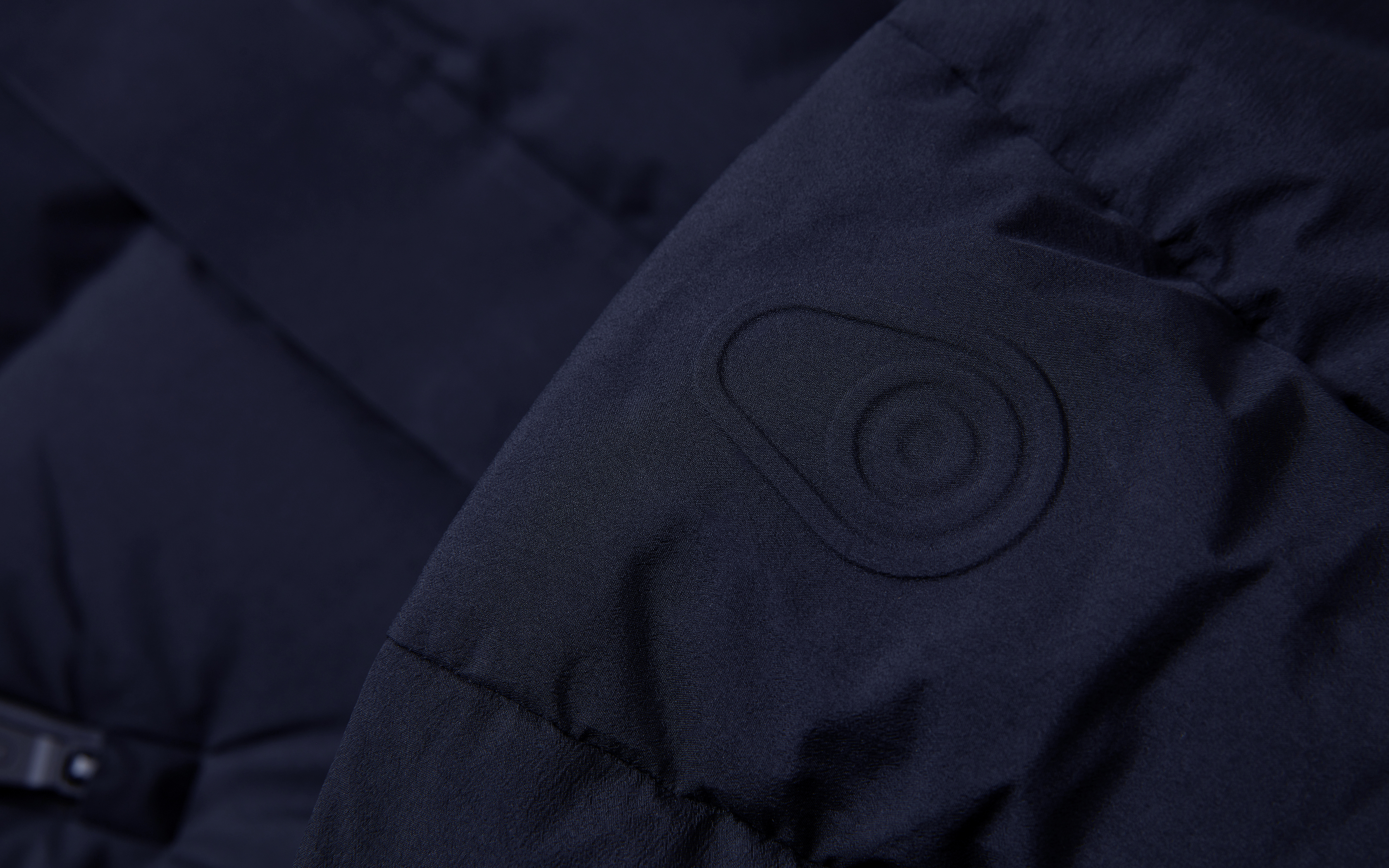 W RACE EDITION DOWN COAT