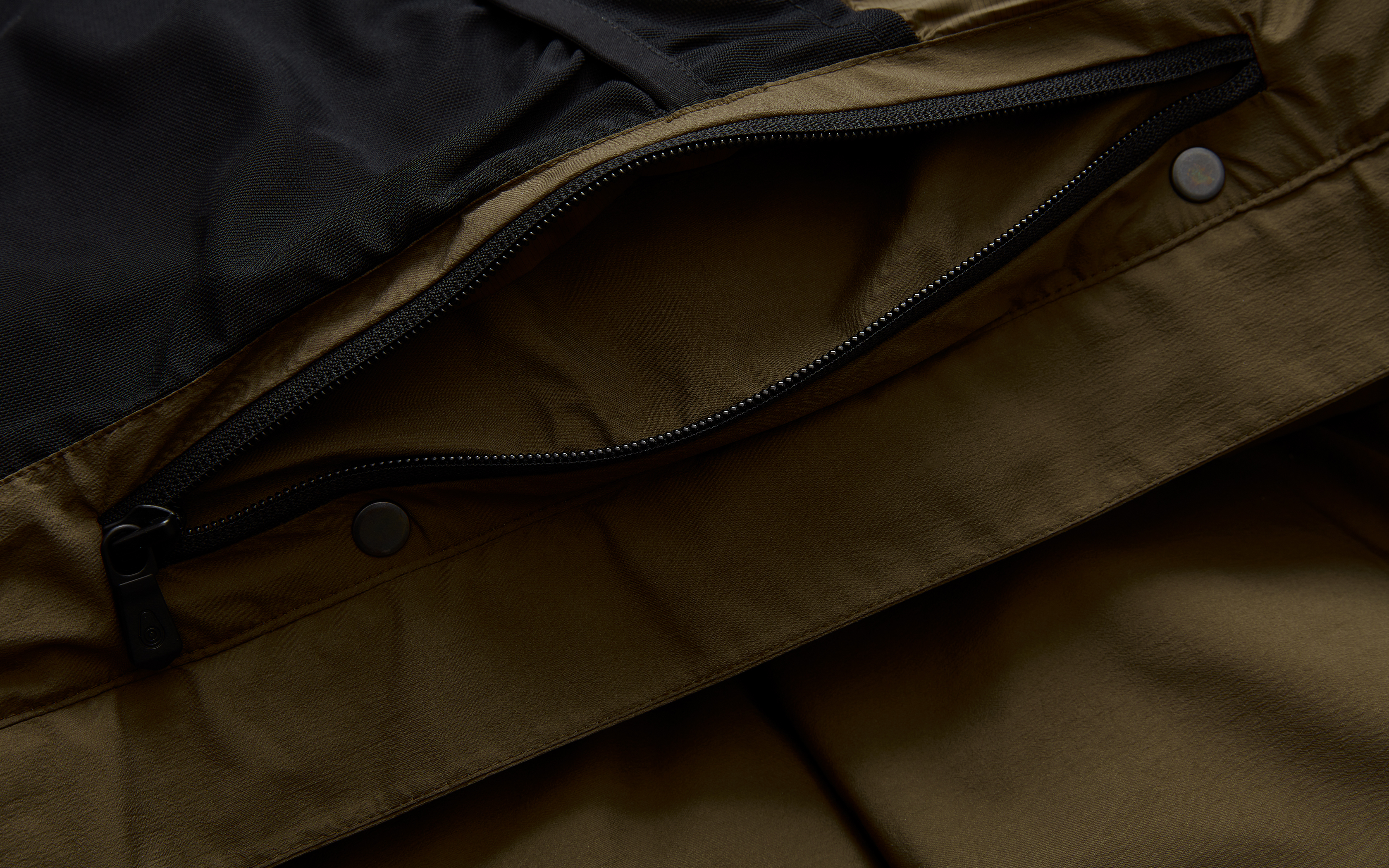 W RACE EDITION DOWN COAT