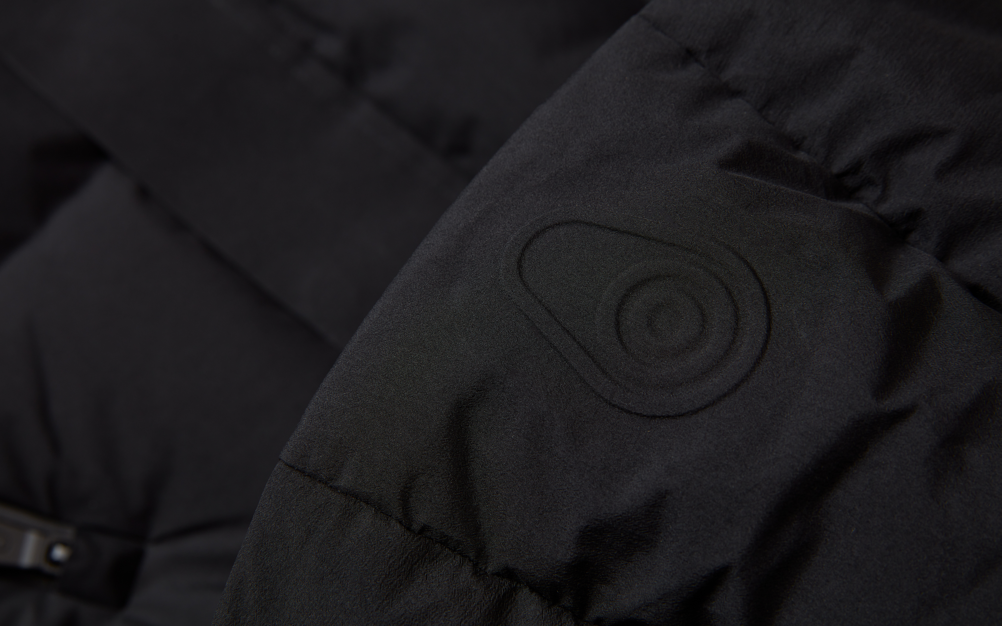 W RACE EDITION DOWN COAT