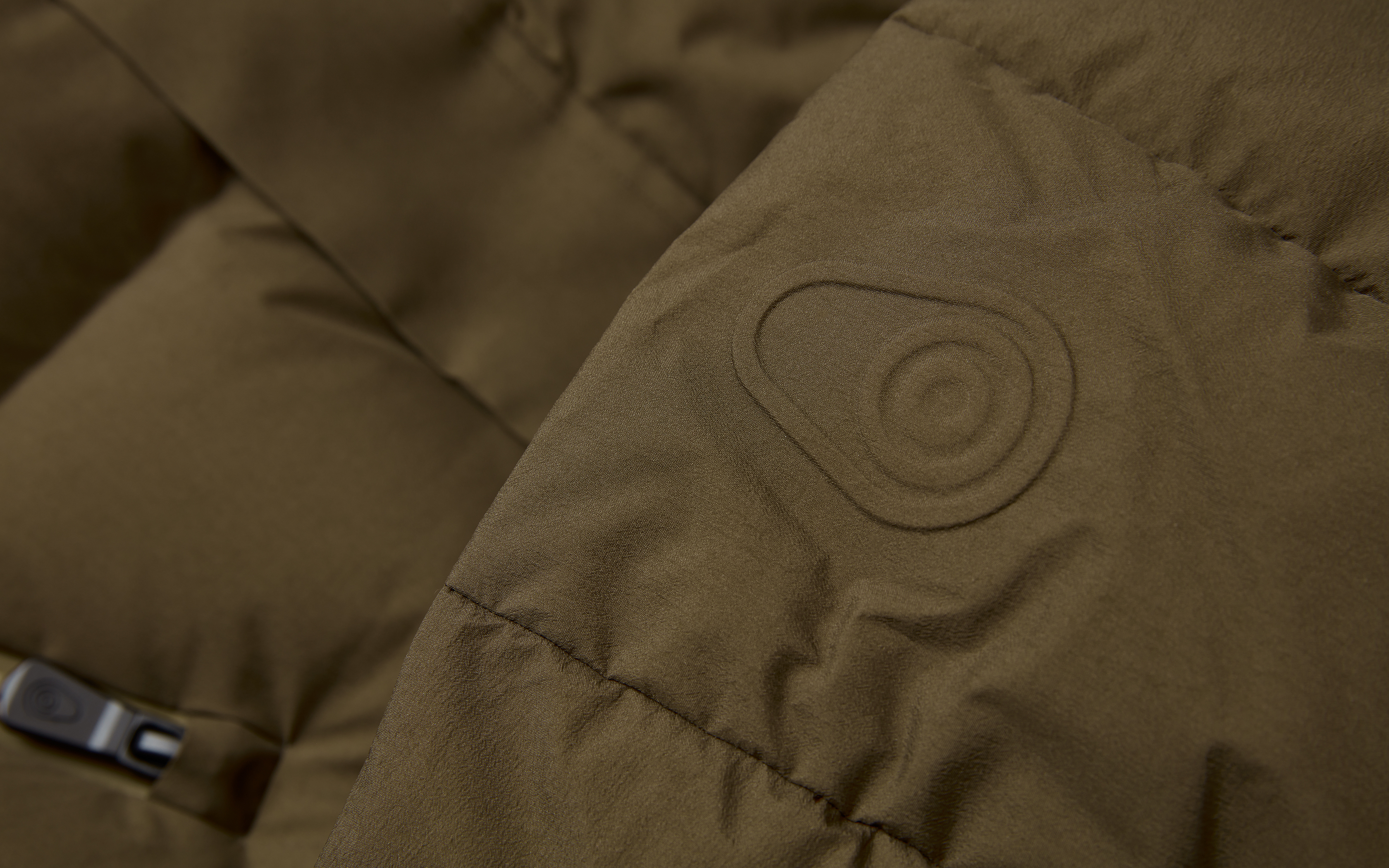 W RACE EDITION DOWN PARKA