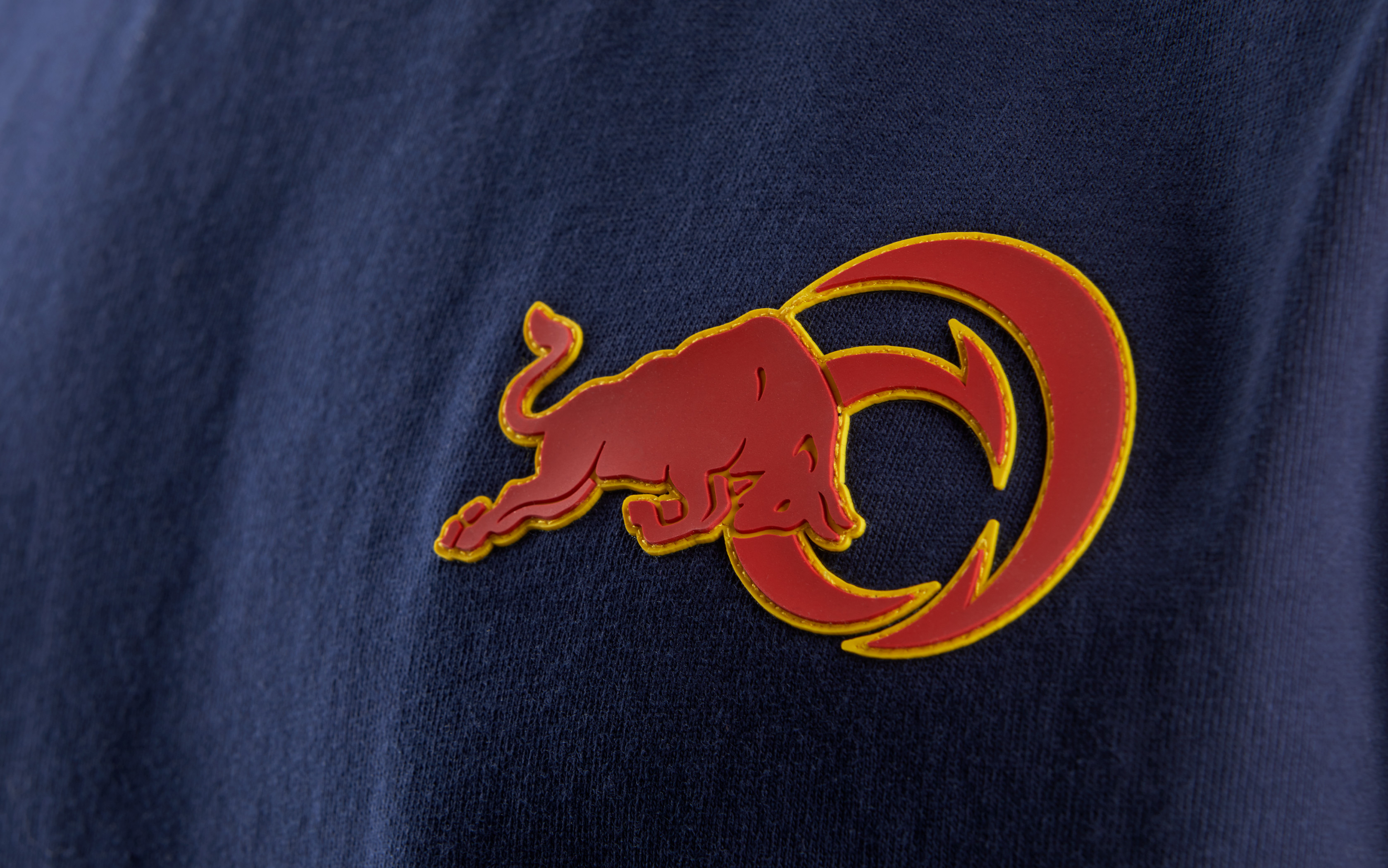 BULL TEE