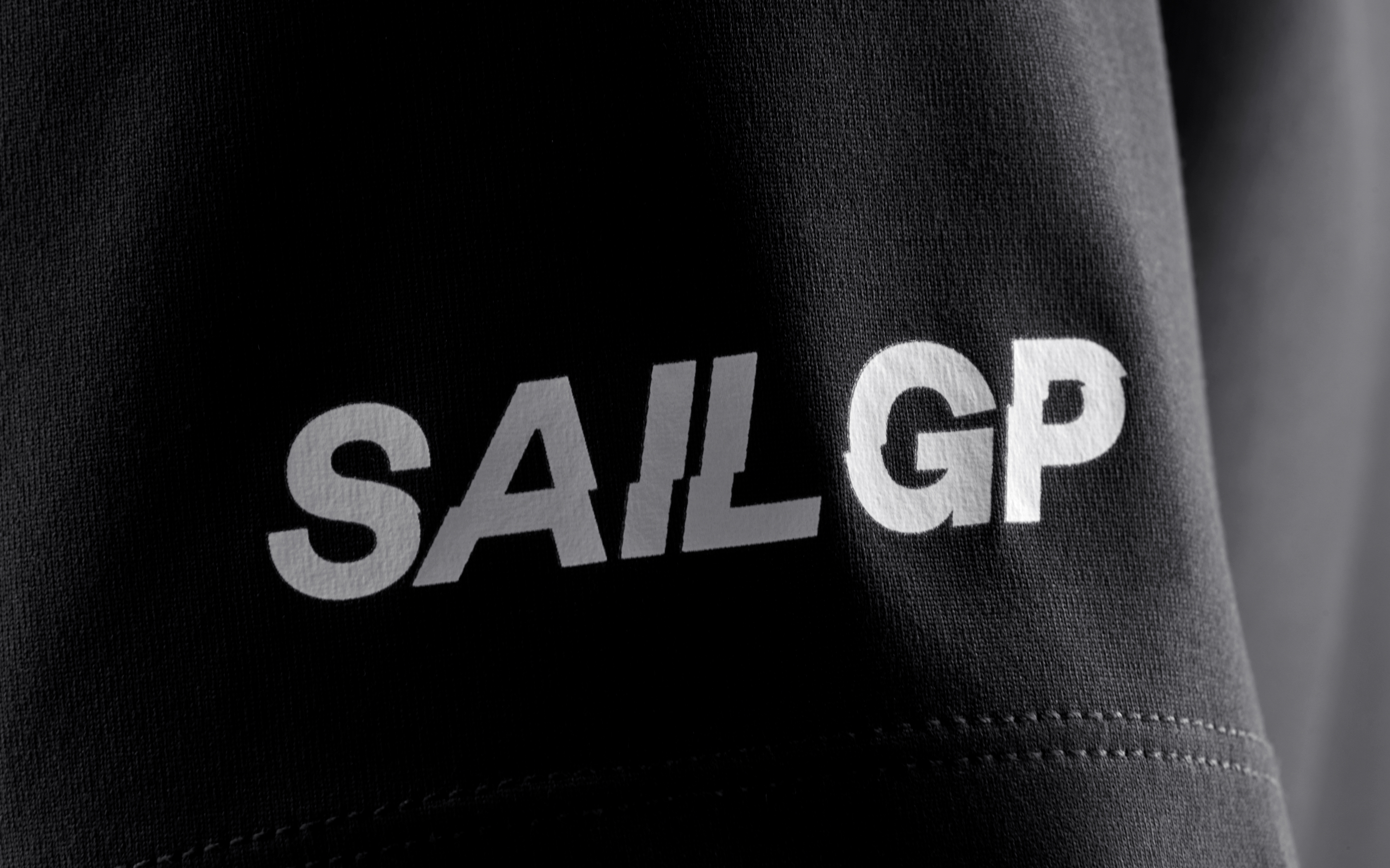 SWITZERLAND SPRAY TECHNICAL TEE